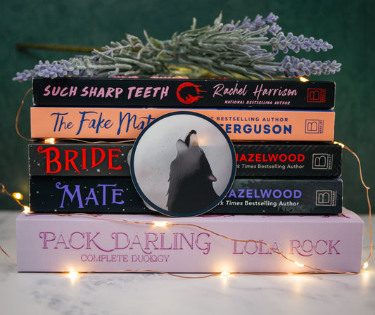 Howling shifter wolf